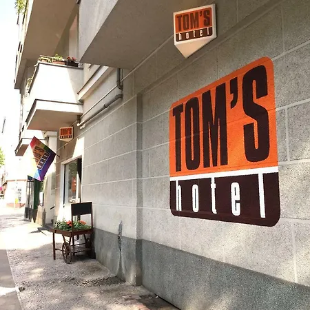 Tom'S Hotel